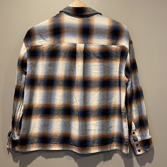 Madewell, M, 100% cotton flannel, relaxed cut, navy plaid, gently used. EUC - Picture 3 of 12